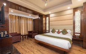 Hotel 30 Degree North Mussoorie - On Mall Road